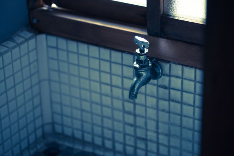 家庭の水をもっと美味しく安全に変える手軽な浄水器の魅力と選び方