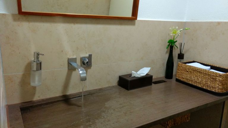 安全で美味しい水を守るための浄水器選びとカートリッジ管理の極意