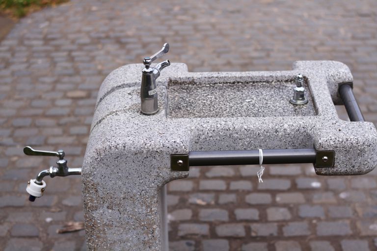 美味しく安全な水を守るための浄水器選びと日常メンテナンスの極意